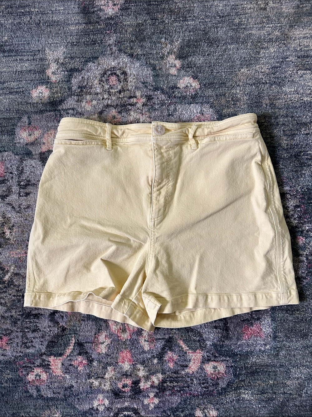 Loft Women’s Yellow High-Rise Denim Shorts 3” Inseam Like New! Size 10/30